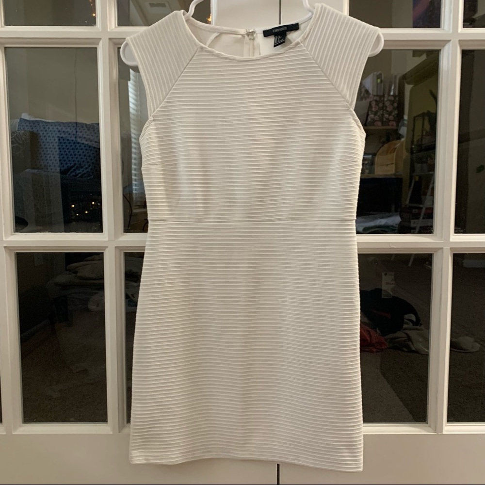 Forever 21 White Body con Mini Dress Zip up closure Size Large